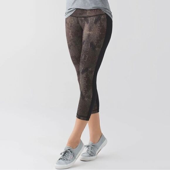 Lululemon Wunder Under Crop II *Full-On Luon in Golden Godess Cashew / Black - Picture 1 of 8